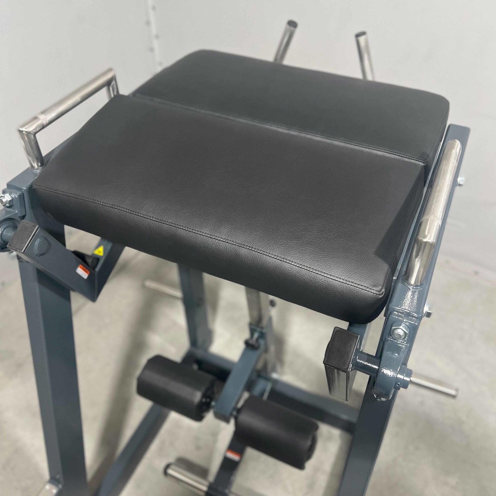 reverse-hyperextension-machine-1v-2.jpg